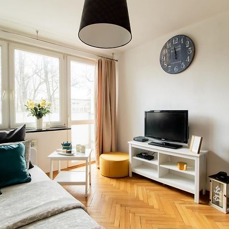 Piotrapartments - Bruna Green City Apartment Varsó Kültér fotó