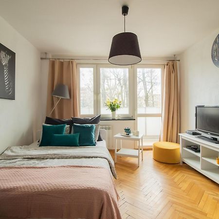 Piotrapartments - Bruna Green City Apartment Varsó Kültér fotó