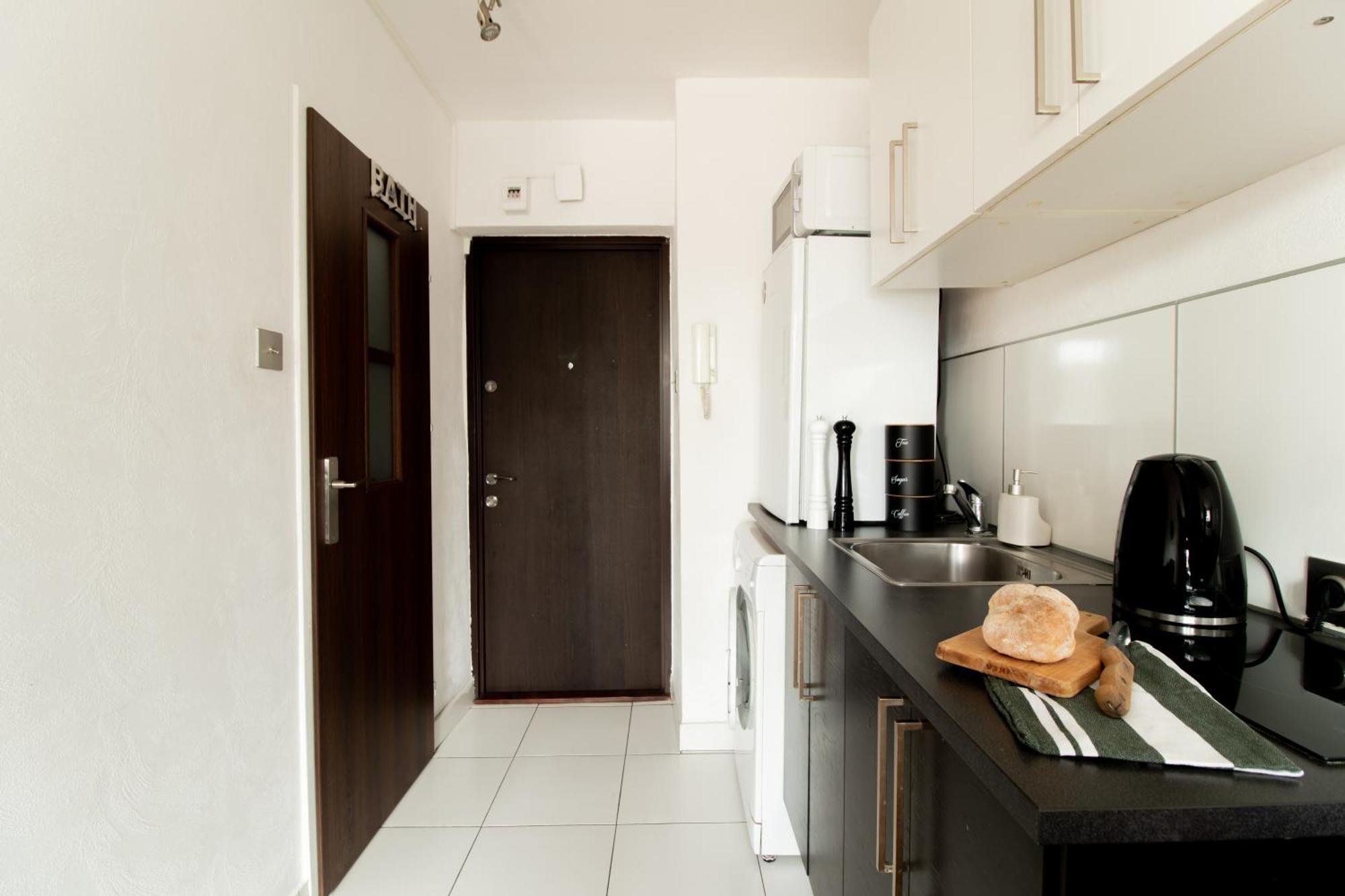 Piotrapartments - Bruna Green City Apartment Varsó Kültér fotó