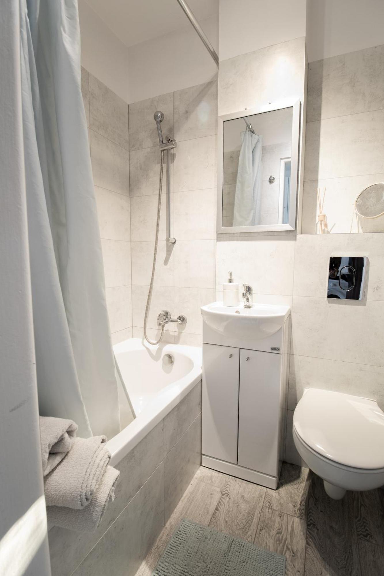 Piotrapartments - Bruna Green City Apartment Varsó Kültér fotó