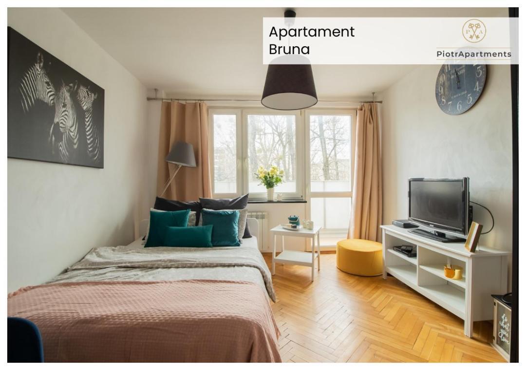 Piotrapartments - Bruna Green City Apartment Varsó Kültér fotó